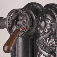 Grzejnika żeliwny Kaszub z zaworem Classic Art
